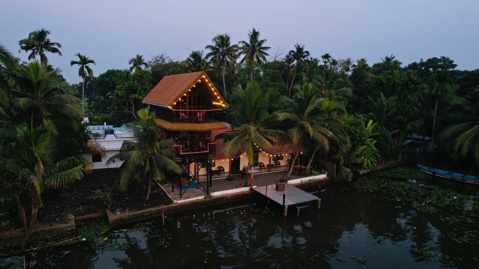 Tulsi Kayal Retreat Apartment Champakulam Ngoại thất bức ảnh