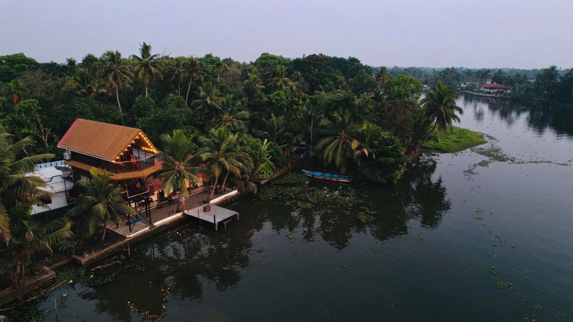 Tulsi Kayal Retreat Apartment Champakulam Ngoại thất bức ảnh