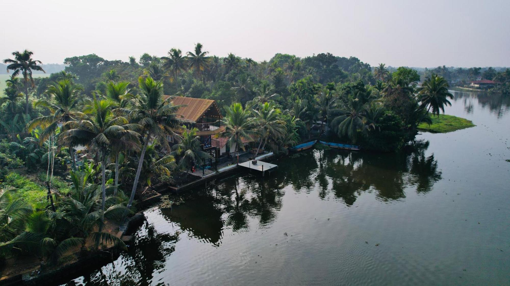 Tulsi Kayal Retreat Apartment Champakulam Ngoại thất bức ảnh