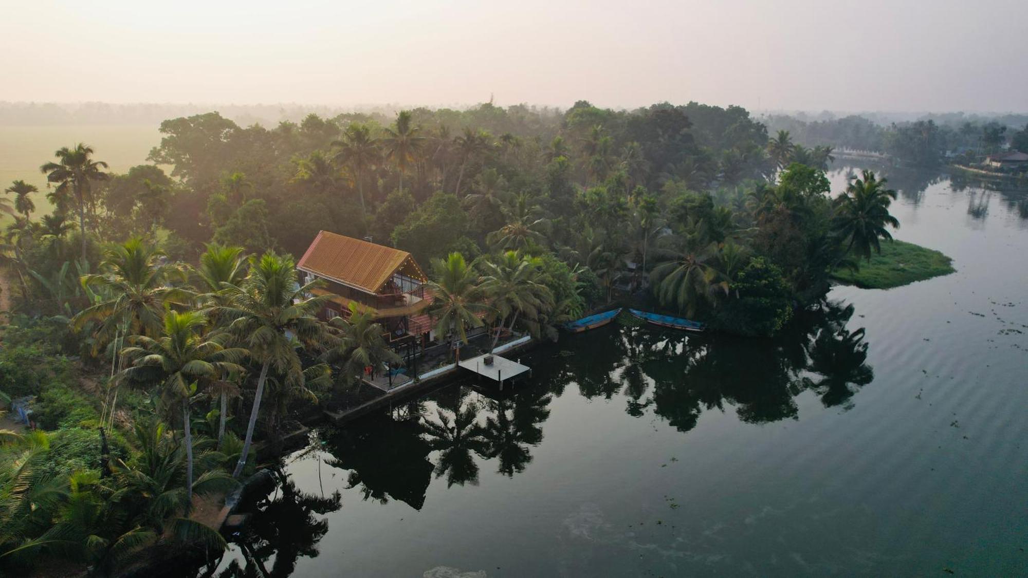 Tulsi Kayal Retreat Apartment Champakulam Ngoại thất bức ảnh