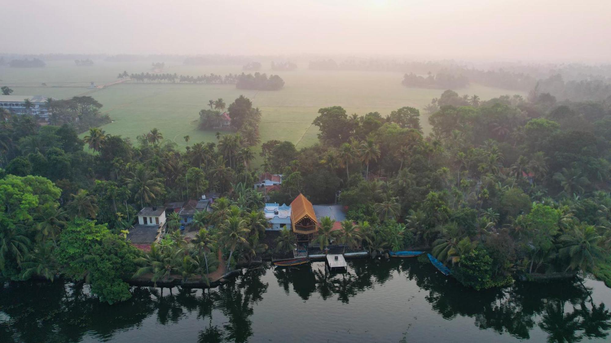 Tulsi Kayal Retreat Apartment Champakulam Ngoại thất bức ảnh