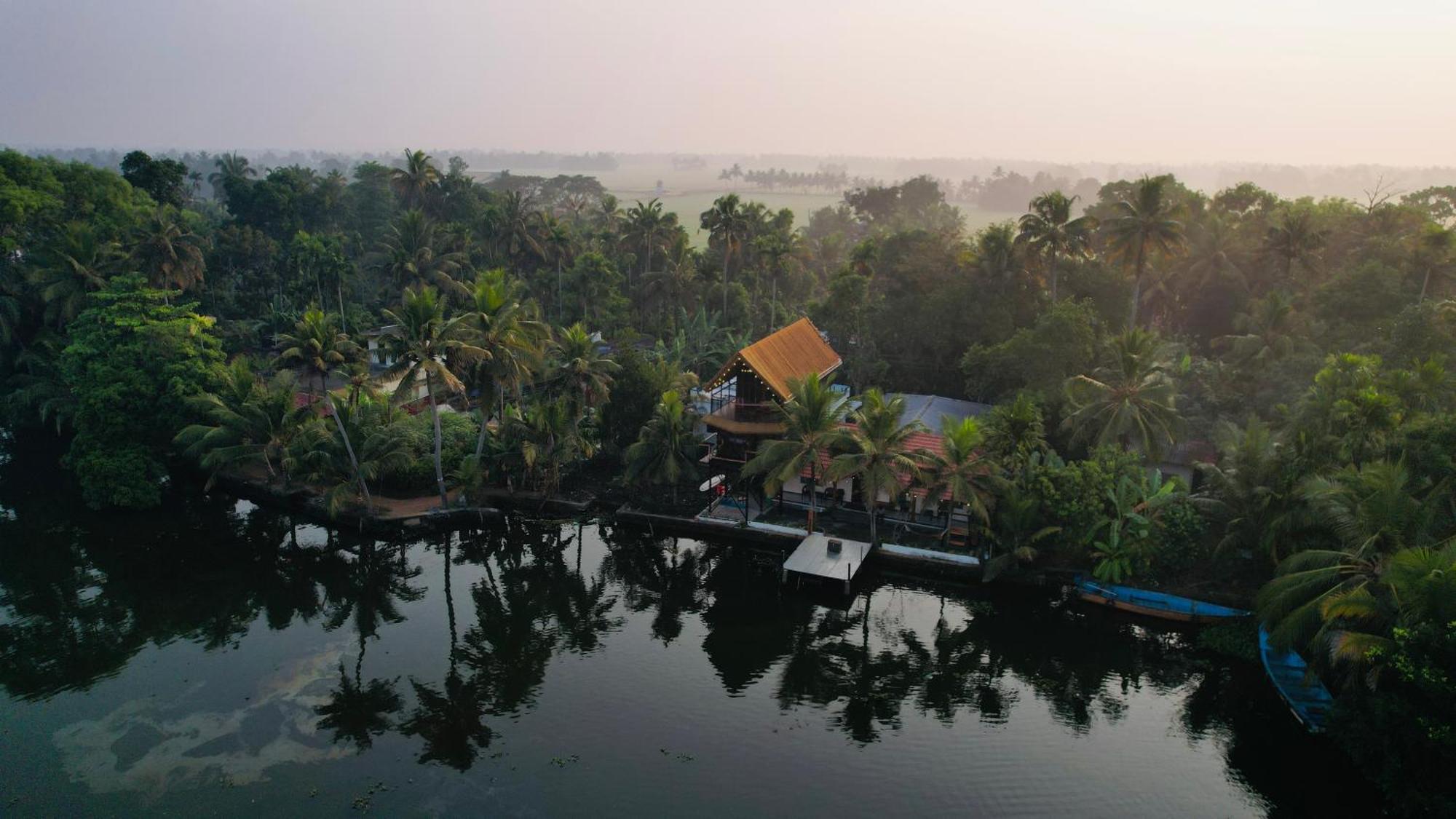 Tulsi Kayal Retreat Apartment Champakulam Ngoại thất bức ảnh